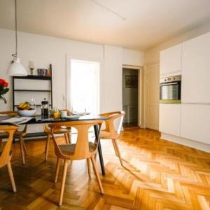 Bright and Spacious Apartment Close to the Queens palace 
